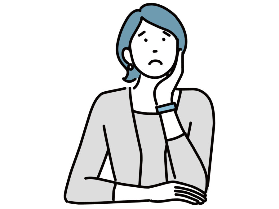 心配する女性の画像